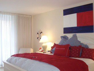 Tommy theme in bedroom