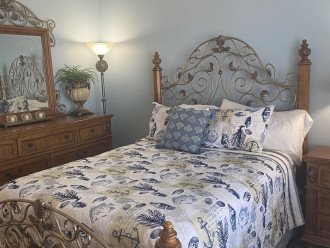 2nd bedroom queen bed