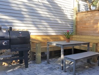Outdoor Dining and Grill with both Gas (proviced) or Charcoal