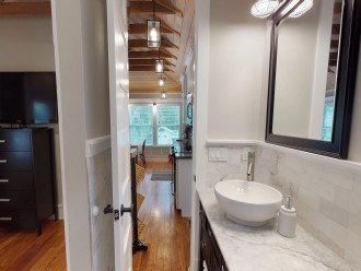 Renovated Romantic Guesthouse Historic Downtown Easy Half Mile Stroll - #1