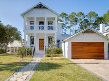 Seagrove Manor by AvantStay | Free Paddle Boards | Lake Front yard & Pet