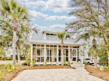 Cypress Charm by AvantStay | Chef's Kitchen | Screened in Porch | Community Pool