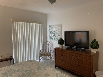 Primary - lanai access and large screen TV