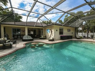 Fabulous pool home tucked away, near everything Sarasota offers and Siesta Key #1