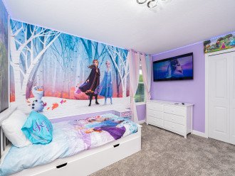 Frozen Princess Room with water view, 3 twin beds (one pulled-out)