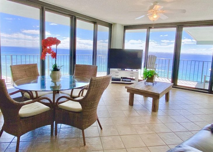 Gorgeous End Unit, Stunning Views, Free high speed WIFI and Beach Chair service #1
