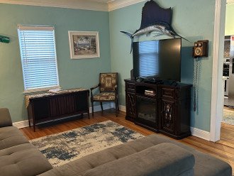 Living Room w/large screen Roku TV