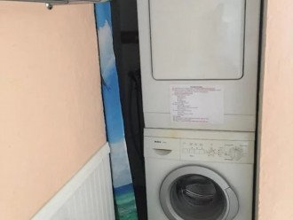Washer/Dryer in Main Bath