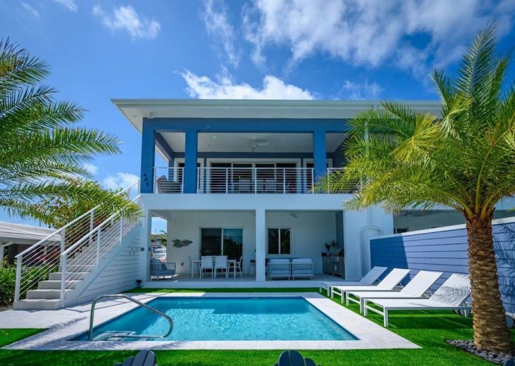 The Blue Turtle Villa at Key Colony Beach. Fabulous 4 / 4 Canal Front Villa #1