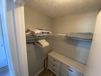 Guest bedroom 2 closet
