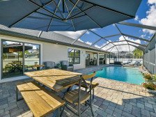 Fully Loaded Family Retreat-Heated Outdoor Pool,Outdoor Kitchen,Dog Friendly!