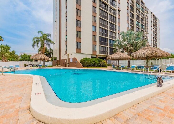 Beautiful 10th-Floor Condo with Stunning Bay Views, Walking Distance to Beach #2