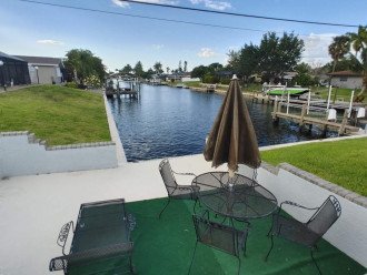 Boat dock area with Table & Chairs
