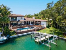 Waterfront St Armands Key Luxury, location, and the ultimate resort-style living