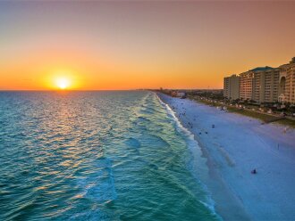 BEACHFRONT View @! Pool/Hotub/Gym + FREE VIP Perks #1