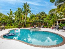 Minutes to IMG & Anna Maria: Backyard Retreat w Pool & EV Charger; Monthly OK!