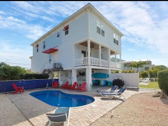 "Get Hooked" Waterfront Sombrero Beach 30 ft dock and private pool #25