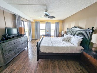 Coastal Breeze Master Bedroom - King Bed with Water Views
