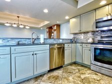 Elegant Condo - Steps from the beach, Heated Pool