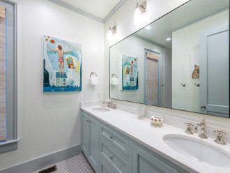 Shared Bathroom with Queen Bedroom and Bunk Nook - Shower/Tub Combo
