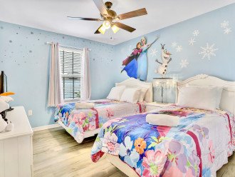 Frozen themed, full sized single bed twin room