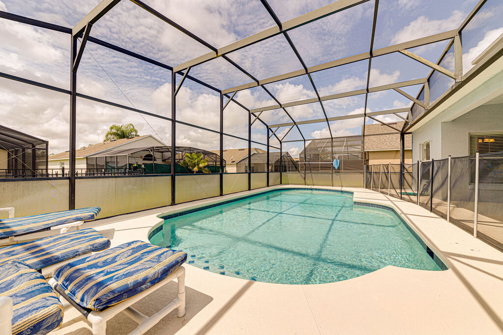 Beautiful sun drenched 30ft x 15ft pool