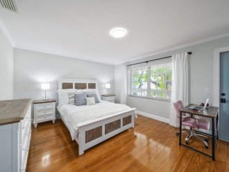 Guest bedroom with queen bed