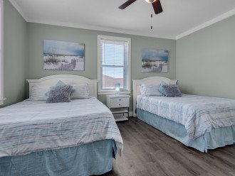 BR5, double Queen beds, with large walk-in closet