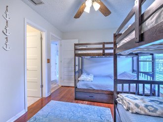 Bunk room (2 twin bunks, 1 trundle)