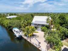 Paradise Blue - 3 BR Canal Home w/ Pool in Little Torch Key