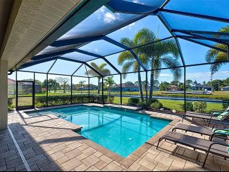 The Blue Sapphire Private Home~Sleeps 6~Pool~Canal View #1