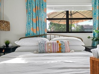 Sun Bedroom: Mix of firm and soft sleeping pillows.