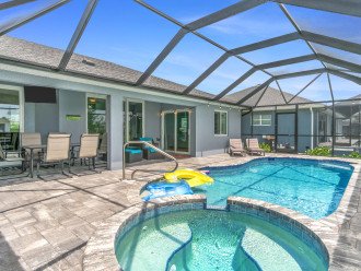 Sparkling saltwater pool and spa - pool and spa heat included with your stay!