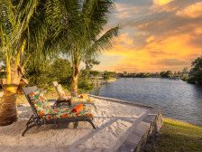 Villa Key Largo - Heated Pool & Spa, Private Beach, with Kayak & Bicycles