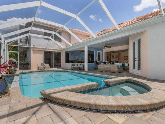Heated Infinity Pool, Gulf Access, Pool table, sleeps 22 - Cape Coral Dolphins #1