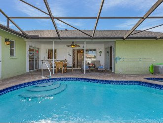 Backyard Oasis with large heated Saltwater Pool - Villa Water' s Edge - #1
