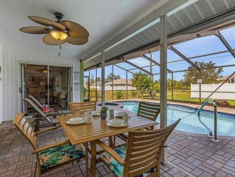 Backyard Oasis with large heated Saltwater Pool - Villa Water' s Edge - #42