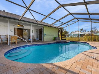 Backyard Oasis with large heated Saltwater Pool - Villa Water' s Edge - #48