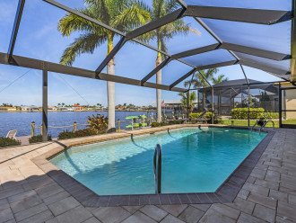 Modern, Luxurious, Waterfront home with Heated Pool - Villa Dock Holiday #4