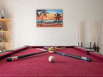 4 bedroom vacation rental with pool table