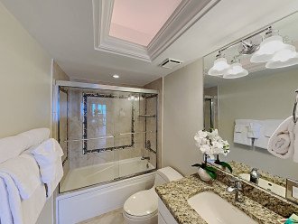 Guest Bath - Shower/Tub