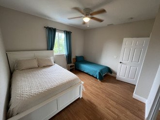 Upstairs Room3 with Queen Bed & Twin Bed