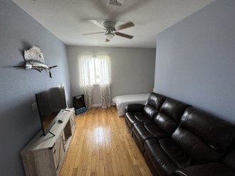 Upstairs Living Room with Twin Bed