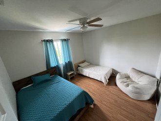 Upstairs Room2 with Queen Bed & Twin Bed