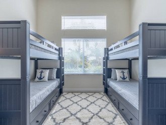 Bunk room - 4 XL twin beds!