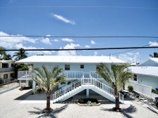 PERFECT KEYS VACATION HOME WITH DOCKAGE, KEY LARGO