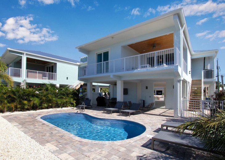 Beautiful NEW 4 Bedroom/3 Bath Home w/Private Pool,40 ft. Dock by Sombrero Beach #1
