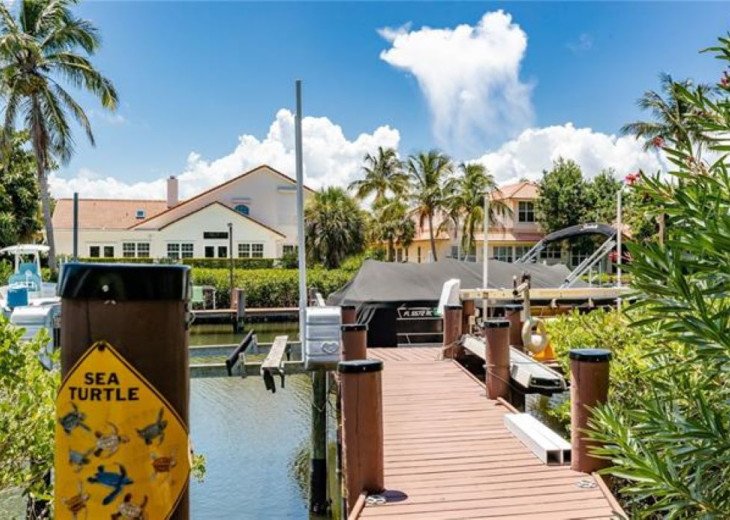 3 bedroom Canalfront Villa with dock #1