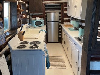 Kitchen: Frig/Freezer; Dishwasher/Oven and Stove