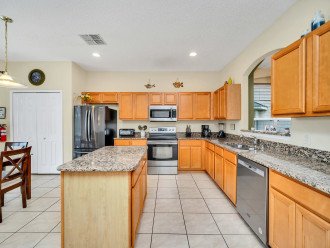 7 Bedroom Villa with a pool and jacuzzi in Kissimmee. Near Disney #1